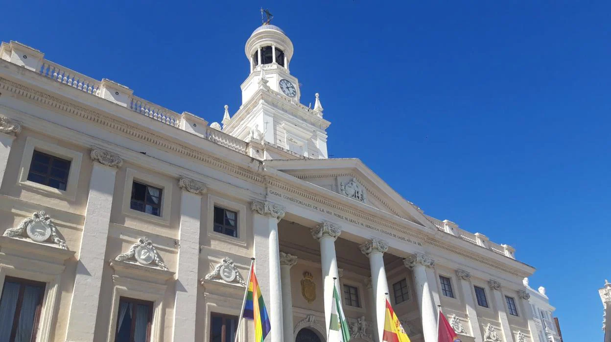 Fachada del Ayuntamiento de Cádiz.