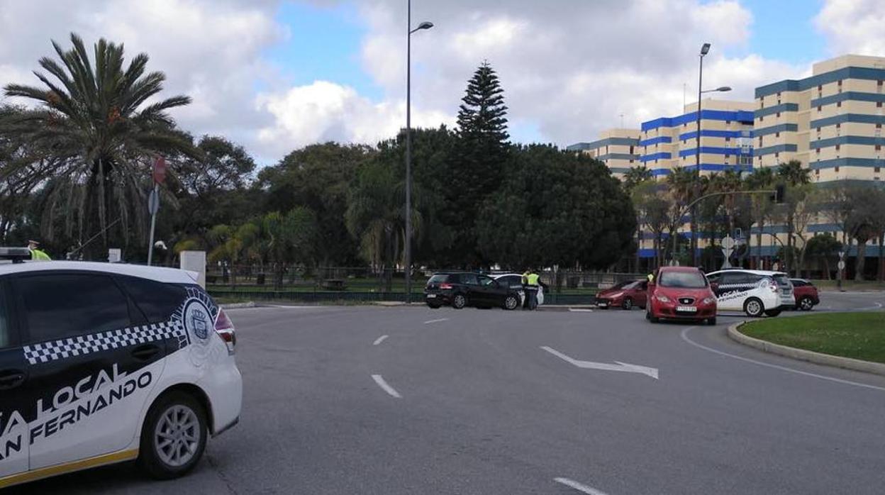 La Policía Local interpuso más de cien denuncias el fin de semana por no llevar mascarillas y consumir bebidas en la calle.