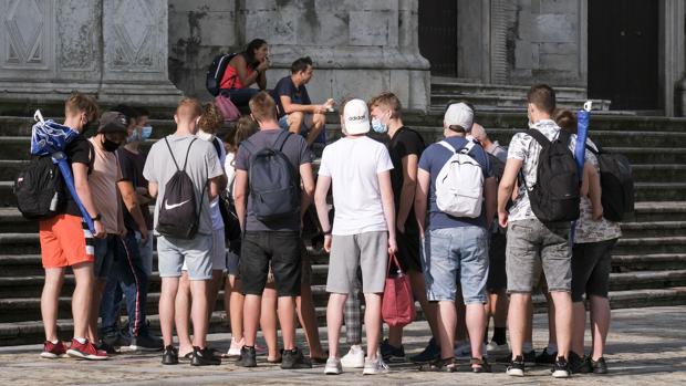 Coronavirus Cádiz: los contagios se disparan a 342 positivos aunque se ralentiza el ritmo de hospitalizados