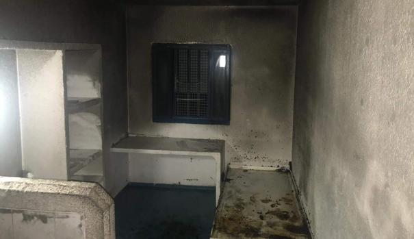 Un preso incendia su celda en Puerto III y provoca el desalojo de una galería de aislamiento