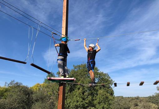 Actividades para mayores y niños. Parque Multiaventura Riberta del Cala.