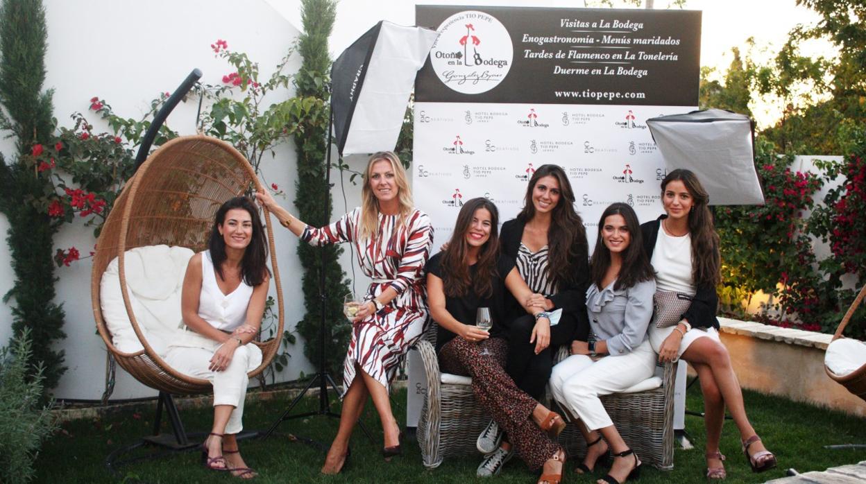 Casilda Hinojosa, Carla Rebuelta, Ana Romero, Ana Cristina Portillo, Aina Nowak y Covadonga Fernández.