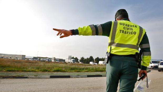 La Guardia Civil descubre 53 kilos de marihuana en un coche en Osuna por no tener en vigor la ITV