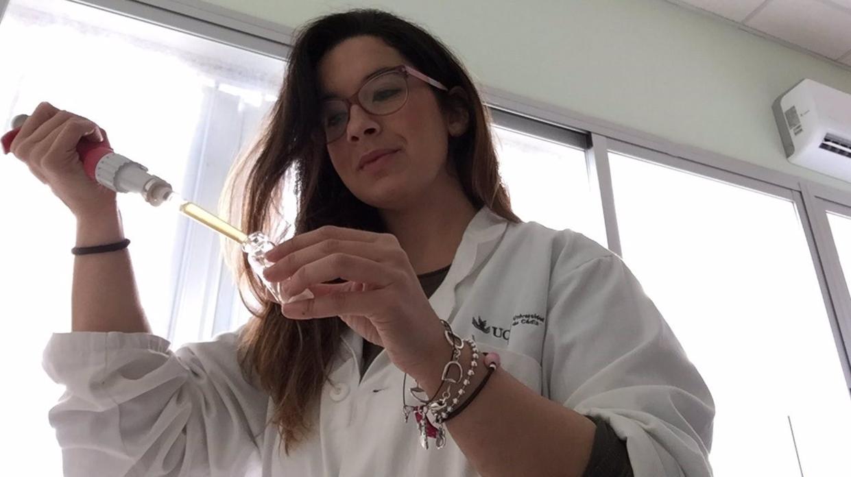 Investigadora de la UCA sobre método para acelerar la producción de vinagre