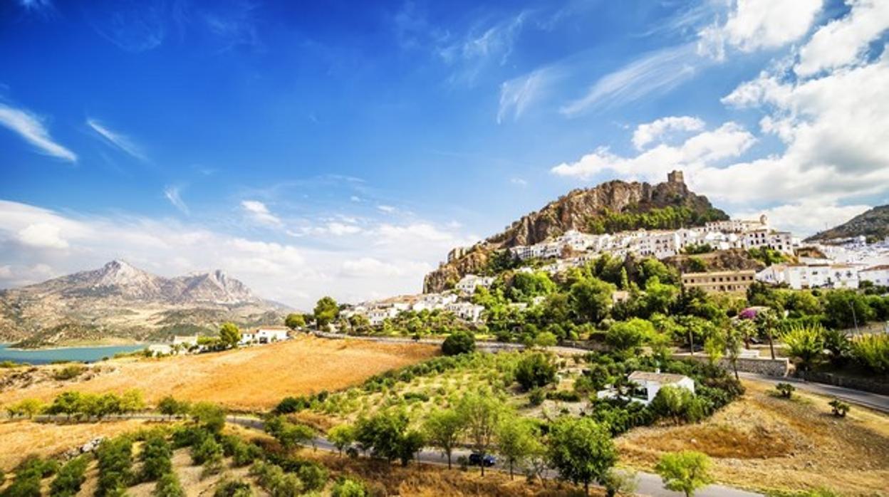 Zahara de la Sierra, uno de los pueblos más bellos de la provincia de Cádiz.