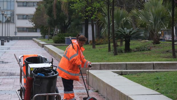 El nuevo pliego de limpieza no cumple con la norma europea de separación de residuos