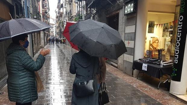 El Tiempo en Cádiz: Cielos cubiertos de nubes y lluvias para este viernes y sábado