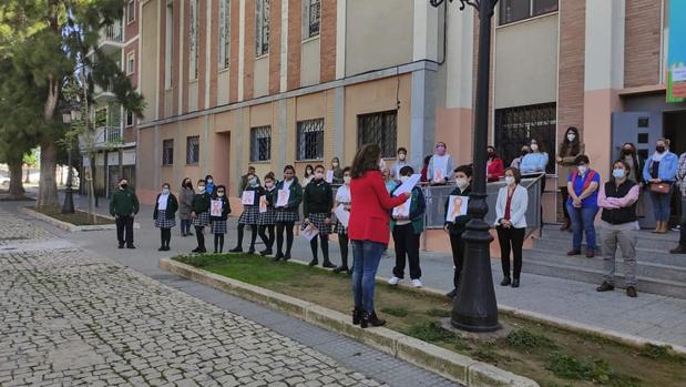 Docentes y familias, «indignados» por la «ley Celaá»