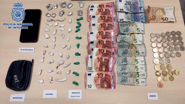 Detenido en Jerez con 33 papelinas de cocaína y diez de rebujito