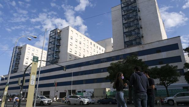 Cádiz marca un nuevo récord de hospitalizados un mes después del toque de queda