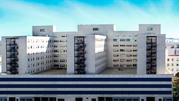 Brote de coronavirus en la planta de Digestivo del Hospital Puerta del Mar de Cádiz con casi 20 afectados