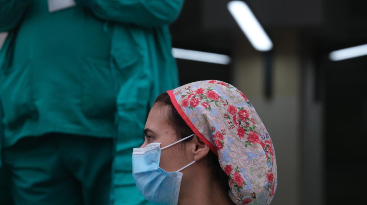 Sindicatos sanitarios inciden en la necesidad de mejorar la estabilidad laboral de los profesionales para evitar que se marchen a trabajar a otros lugares.