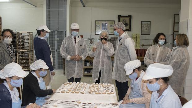 La consejera de Cultura de la Junta de Andalucía pide «comer más mantecados que nunca»