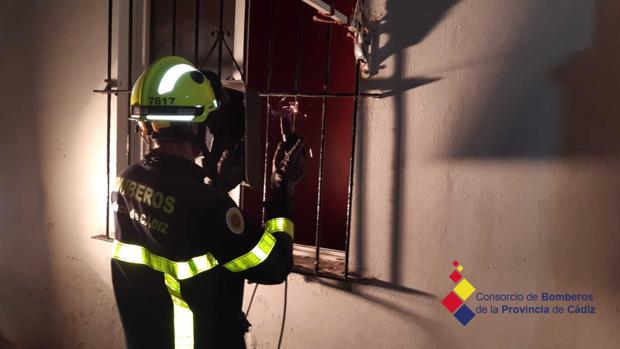 Alarma entre los vecinos de la calle Soledad en Cádiz por el riesgo de derrumbe de dos viviendas