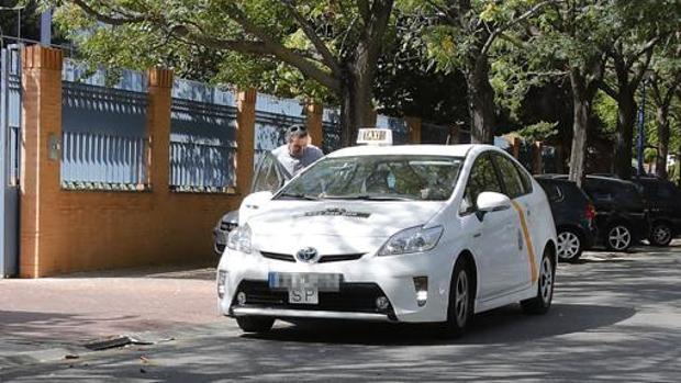 El nuevo servicio de taxi a demanda beneficiará a 73.553 habitantes de zonas rurales de Sevilla