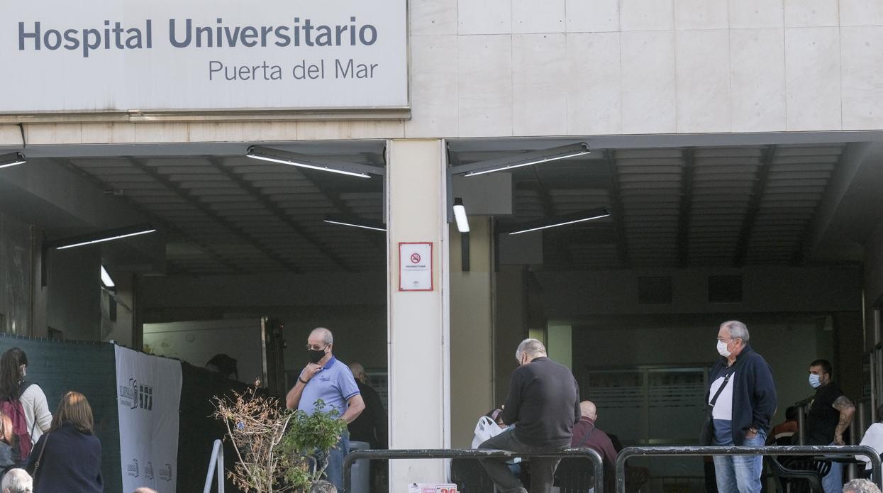 Coronavirus: Cádiz sigue sin bajar de las 300 hospitalizaciones por Covid y aumentan los pacientes graves