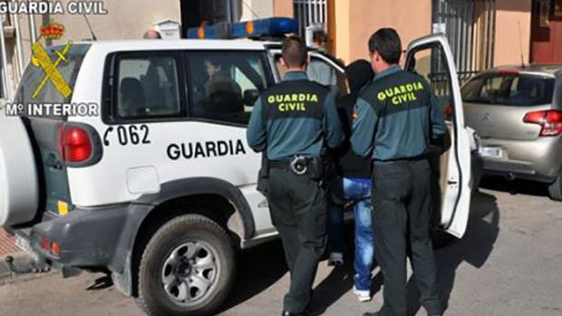 Detenido en Aznalcóllar por modificar una carabina de aire comprimido para ser usada con fuego real