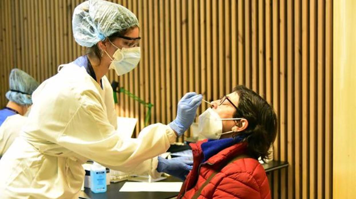 Toma de muestras durante una prueba.