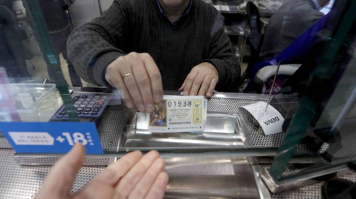 Cádiz se aferra a El Niño y compra un 2,62 % más de lotería que el año pasado