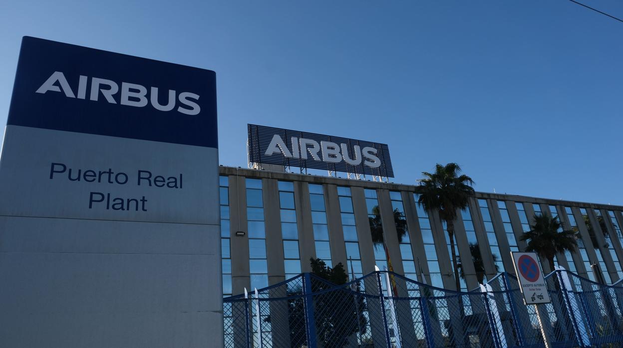 Exterior de la planta de Airbus en Puerto Real