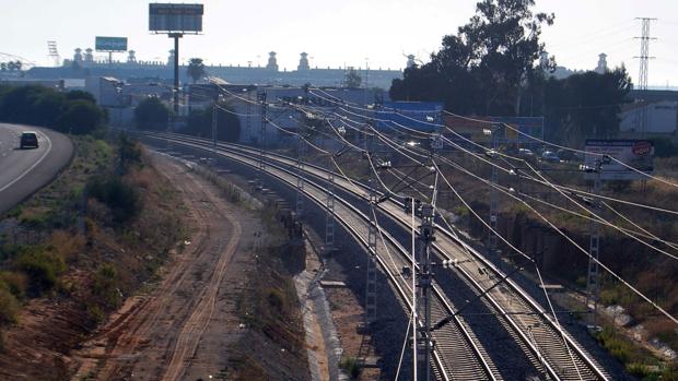 El descarrilamiento de un tren de mercancía afecta a la línea Cádiz-Alcázar de San Juan