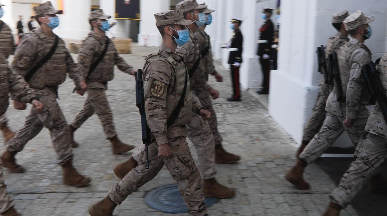 Imagen del acto de recibimiento del contingente de infantes de Marina llegado de Malí el pasado mes de diciembre.