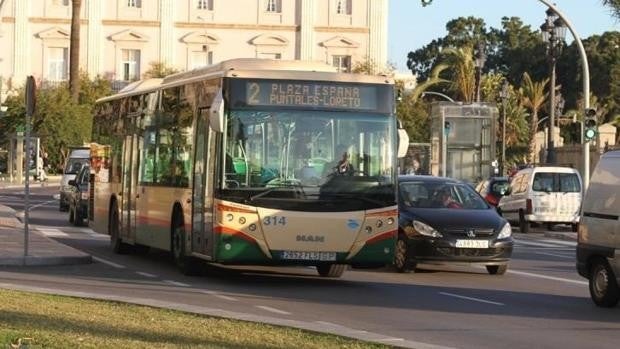 Cada año de retraso en el pliego de transporte le cuesta a los gaditanos dos millones de euros