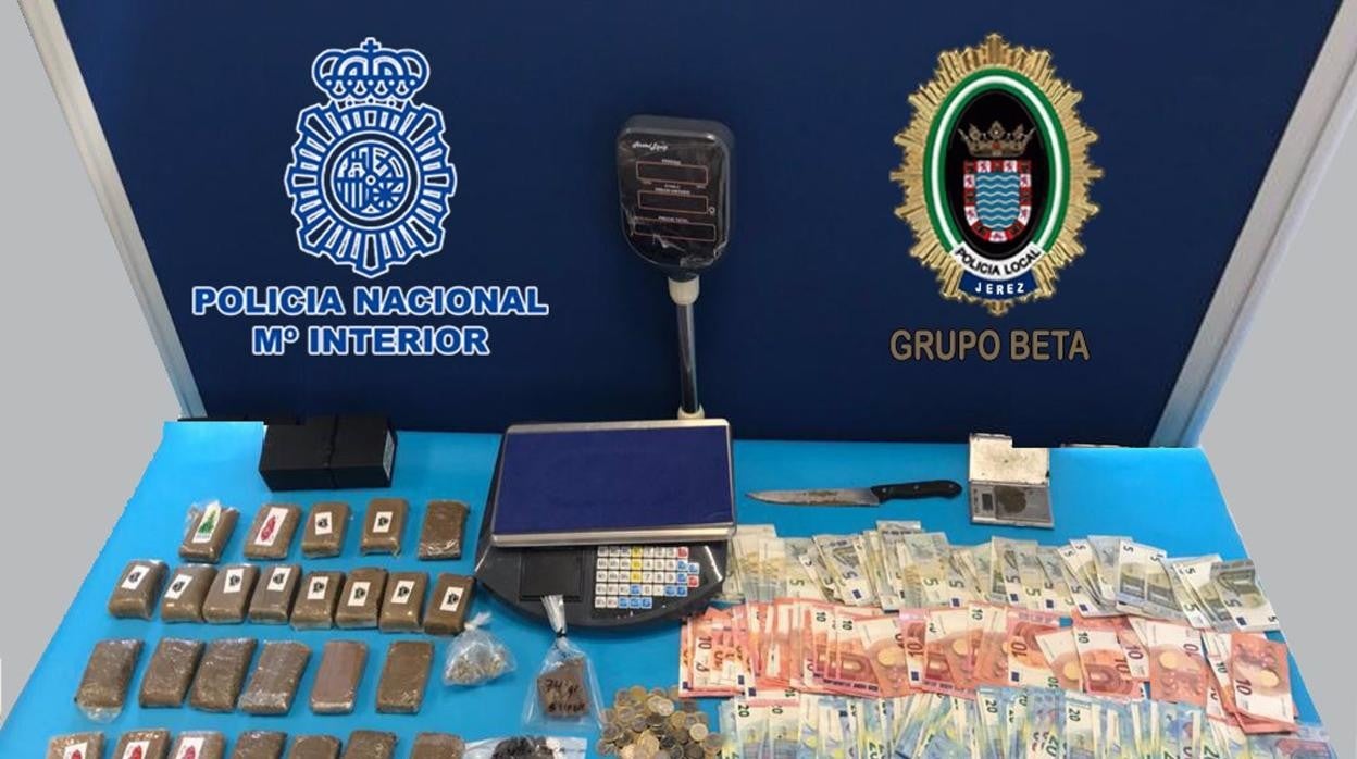 Detenida una familia en Jerez que utilizaba su casa como punto de venta de droga