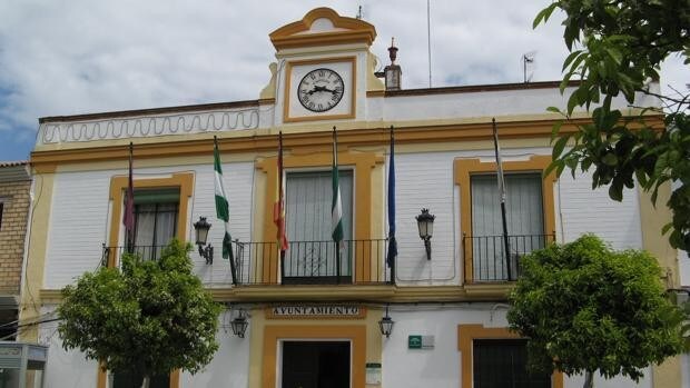 El PP califica de «indecente» que el alcalde de Carrión de los Céspedes utilice el ahorro en festejos para ponerle un sueldo a un concejal