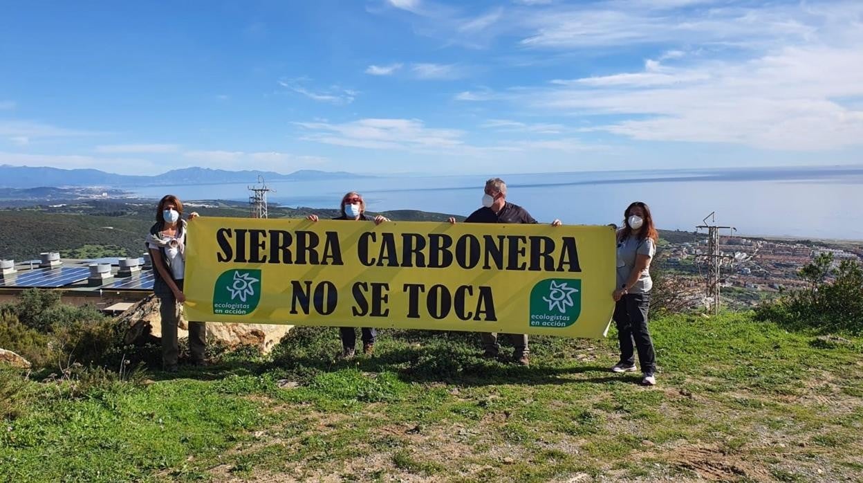 Ecologistas en la zona de Los Portichuelos en La Línea