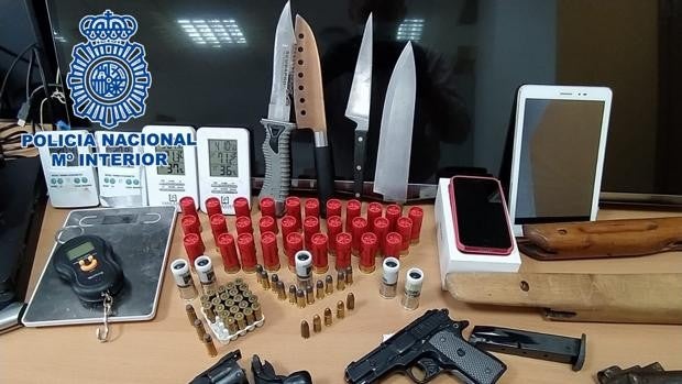 Armas y tres detenidos en Rota en un cultivo de ‘maría’