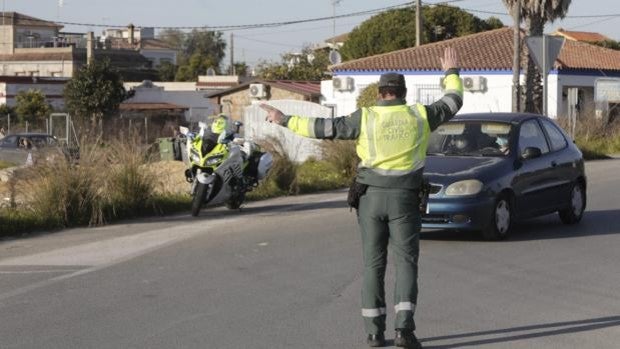 La velocidad, el móvil y el cinturón lideran las multas de tráfico en Cádiz