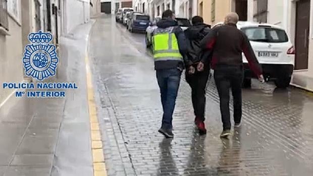 Liberan a una mujer en Estepa captada por un «lover boy»