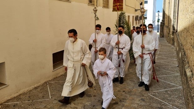 Chiclana vuelve a vivir «con mucha ilusión» un Domingo de Ramos