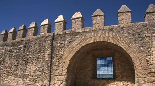 Ruta por Vejer en mayo: desde la playa de El Palmar a su monumental castillo