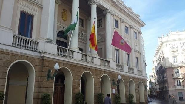 El Ayuntamiento de Cádiz suspende su sistema informático durante el Puente de Semana Santa