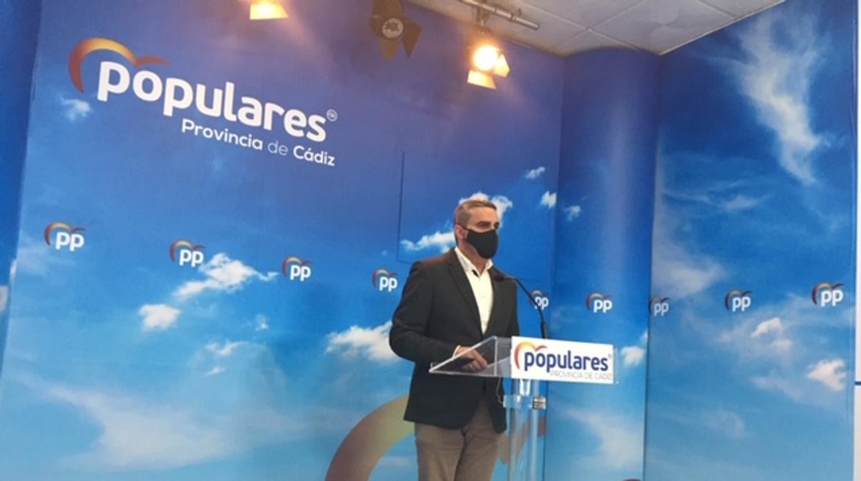 José Ortiz durante su comparecencia en la sede del PP