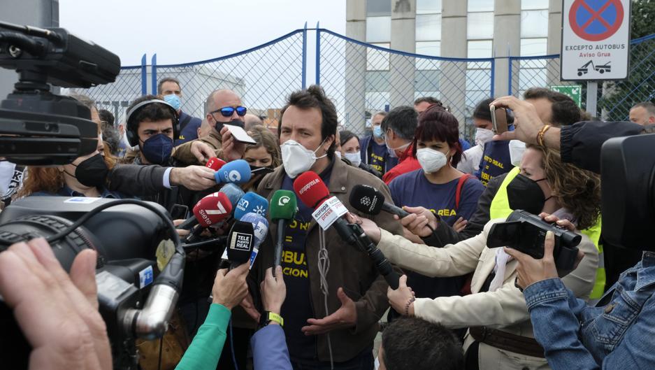 La metedura de pata de Kichi en la protesta de los trabajadores de Airbus: «Lo que no puede ser...»