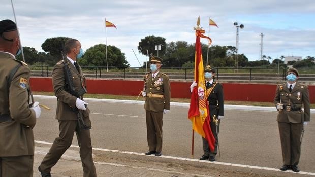 Más 450 nuevos soldados juran bandera en el acuartelamiento de Camposoto