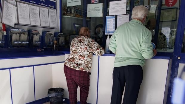 La Lotería Nacional reparte más de un millón entre Chiclana y Baena