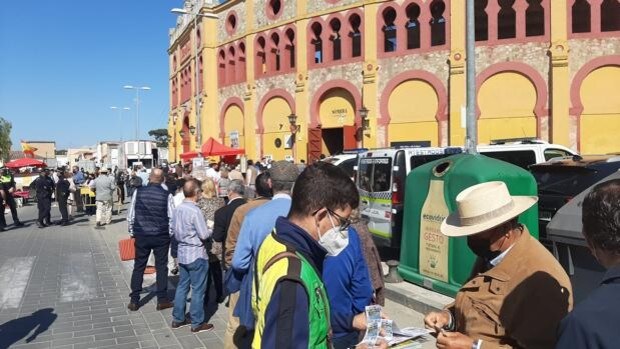 Ganas de toros en Sanlúcar con visos de normalidad a pesar de tener un aforo para 1.200 aficionados
