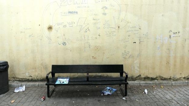 El naufragio del barrio de La Laguna: entre la suciedad y el abandono