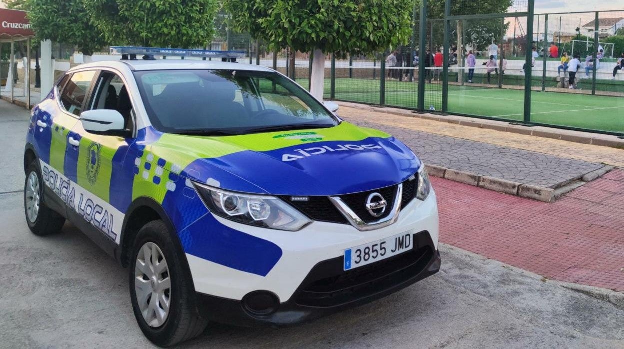 Un vehículo de la Policía Local de Puerto Serrano.