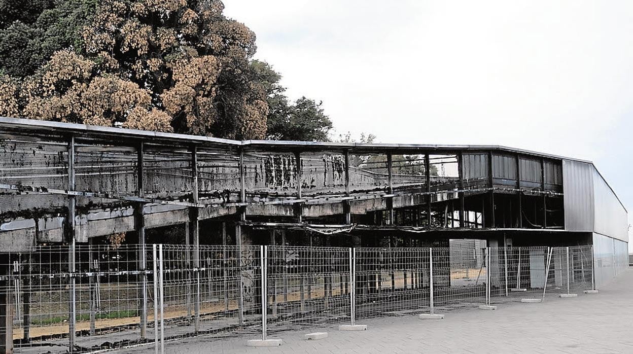 La pérgola de Santa Bárbara, tras el incendio del pasado julio de 2020.