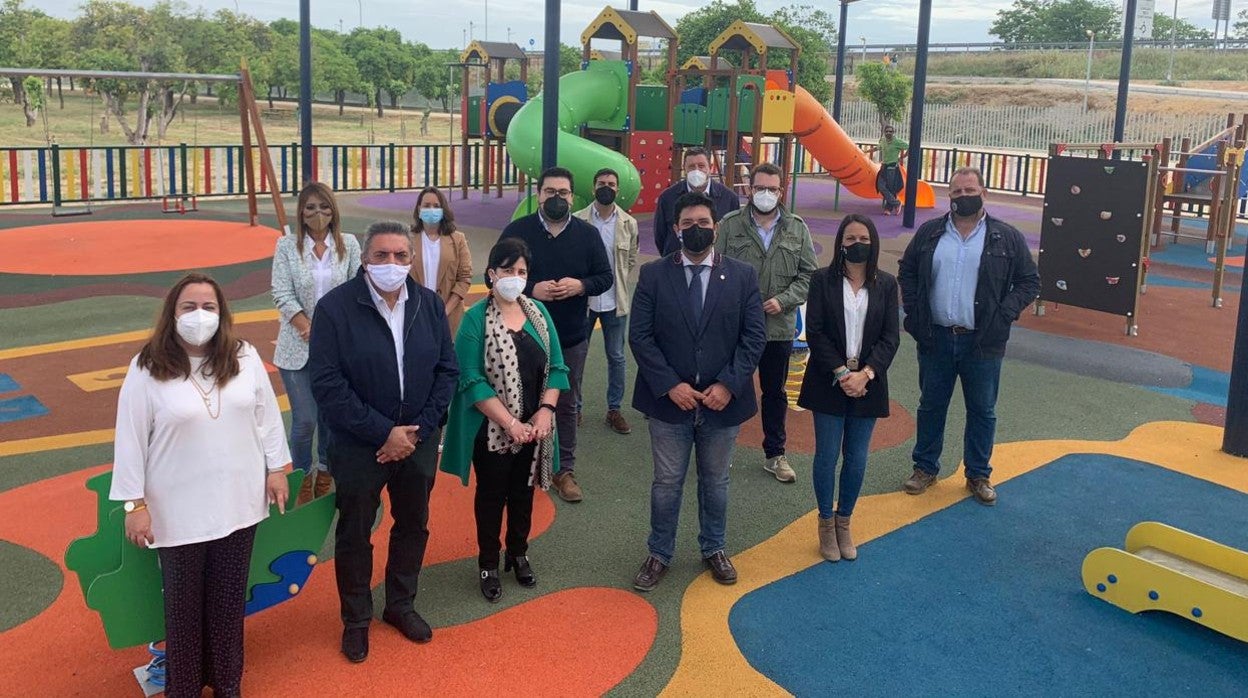 Un momento de la inuaguración de la zona infantil del Parque de los Naranjos