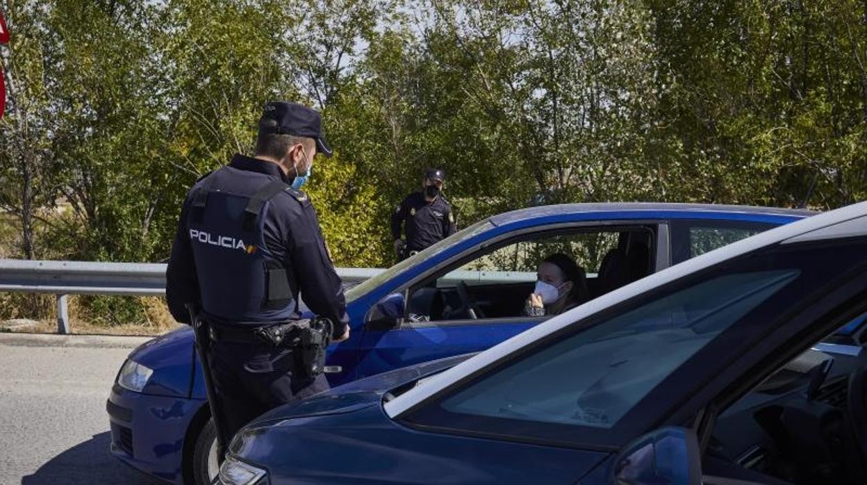 Control policial en una carretera