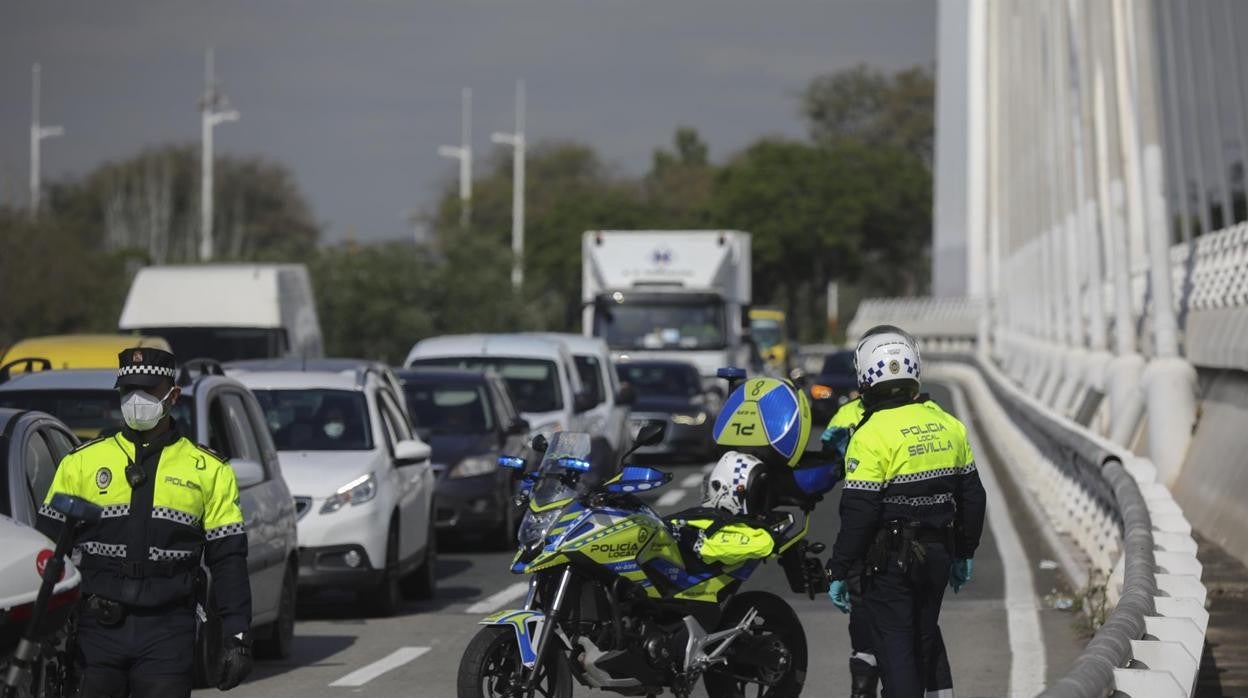 Los gaditanos recuperan la libertad para viajar entre provincias de la comunidad desde el jueves