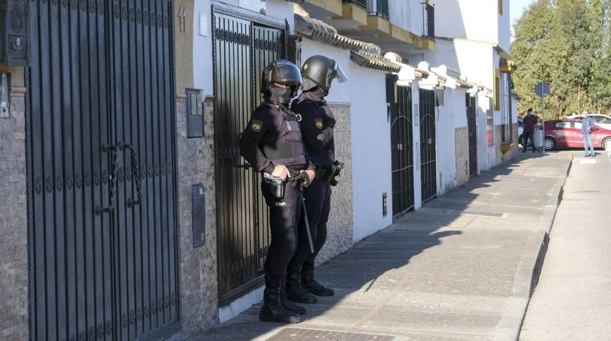 La Policía Nacional, en una operación en San Fernando, en una imagen de archivo.