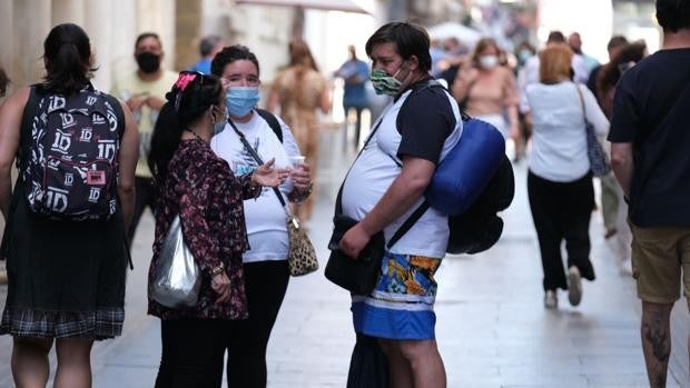 Estos son los niveles de alerta en la provincia de Cádiz: restricciones y aforos en bodas, transportes, o bares...