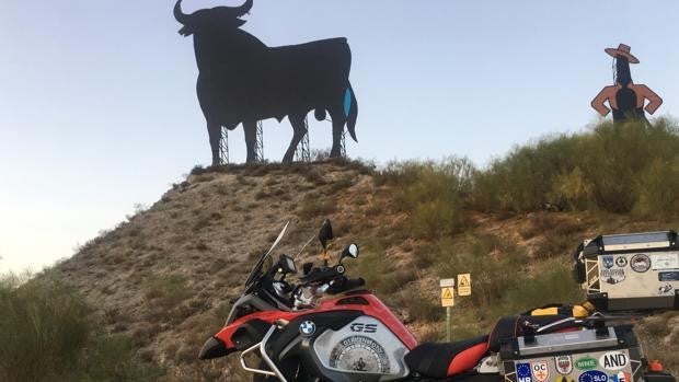 El Toro de Osborne se prepara este verano para recibir a moteros de toda España